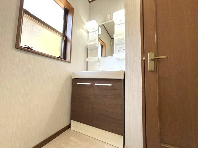 落ち着いた色の浴室です。毎日の疲れを癒してください。