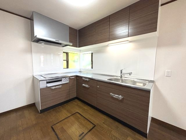 リフォーム済のキッチンです。IHにより、安全性が高いです。