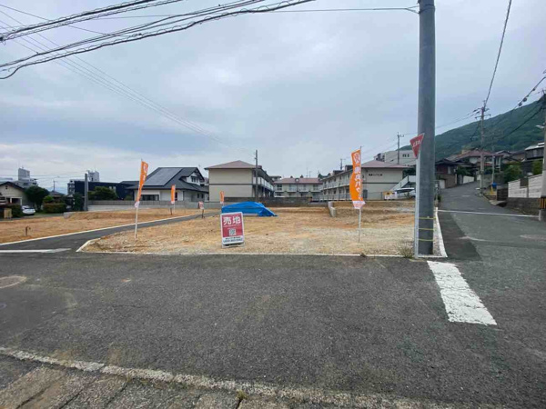【葛原二丁目（3期）の前面道路含む現地写真】