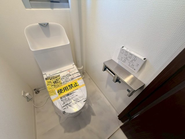 温水洗浄便座付きトイレ
