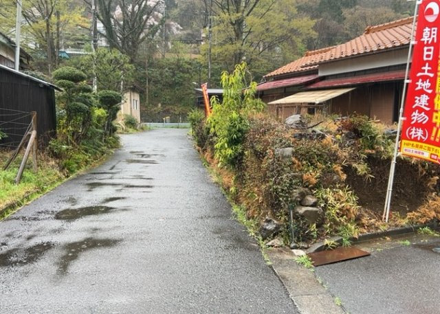 物件の詳細については、現地を見てわかること以外に、役所や法務局などで調べないとわからないことがあります。そのため、現地に行く場合は、もしこの物件を買ったらどのような生活ができるかをイメージしましょう。