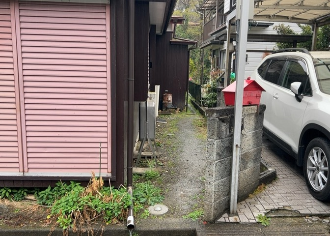 家を建てる前提で土地を探している場合、地盤の丈夫さは譲れない条件の一つです。地盤が脆弱だと追加工事が必要となります。また、過去に地盤沈下や液状化現象を起こした土地は、できるだけ避けた方がいいでしょう。