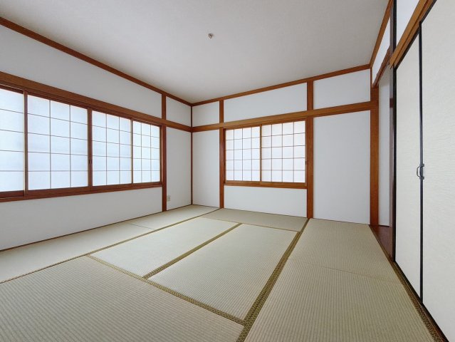 ■和室｜和室を書斎にしたり、冬にはコタツを敷いて家族みんなで年越しをするのもいいですね。家族みんなのお気に入りの空間になります♪