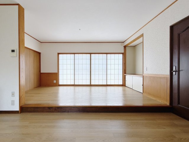 ■リビング｜家族が揃う団らんのひと時は楽しく、そしてゆったりと。各々が空間を共有しながら、思い思いの時間も気兼ねなく過ごせます♪