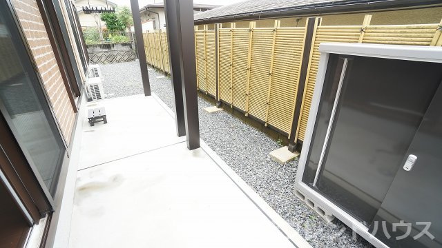 ひろびろ和風お庭、嬉しい物置収納つき♪