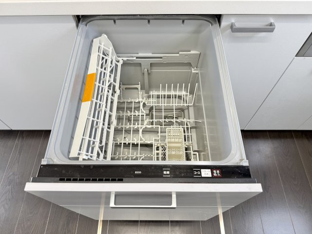 食洗器付いていますすが、ぱっと見は食洗器と分からないデザインです！