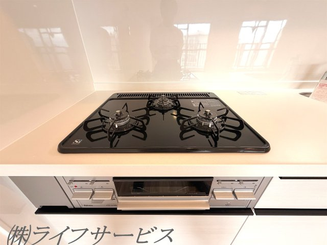 グリル/3口ガスコンロでお料理も楽々