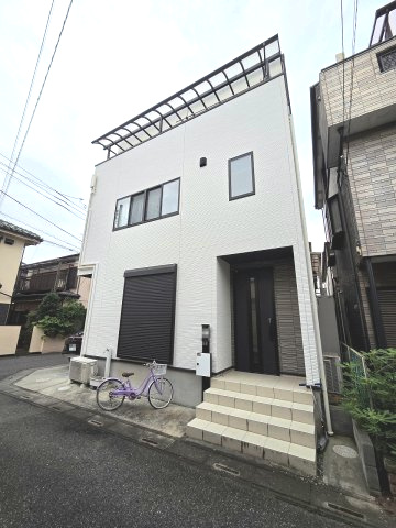 南西・北西角地で陽当り良好！全居室6帖以上・全室2面採光・全居室に収納がある4LDK！視線が気になりにくく、採光も取りやすい2階リビングです！平方小学校まで徒歩約7分(550ｍ)、お子様の通学に安心！