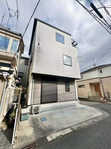南西・北西角地で陽当り良好！全居室6帖以上・全室2面採光・全居室に収納がある4LDK！視線が気になりにくく、採光も取りやすい2階リビングです！平方小学校まで徒歩約7分(550ｍ)、お子様の通学に安心！
