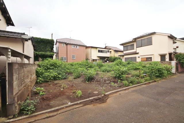 徒歩10分圏内に小学校・スーパー・コンビニ・郵便局・公園・市役所・図書館など周辺環境充実