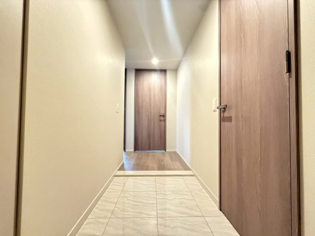 【玄関】明るく綺麗な玄関です！SIC完備です◎