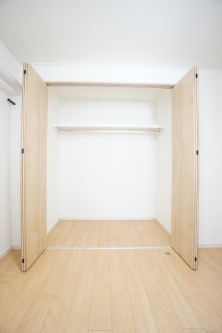 建具・枕棚・ハンガーパイプ・新品交換済み♪