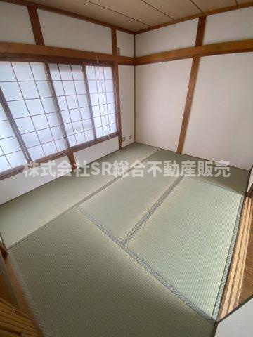 2F・和室6帖。日本らしい落ち着いた雰囲気の和室です。畳表替えされたばかりです！