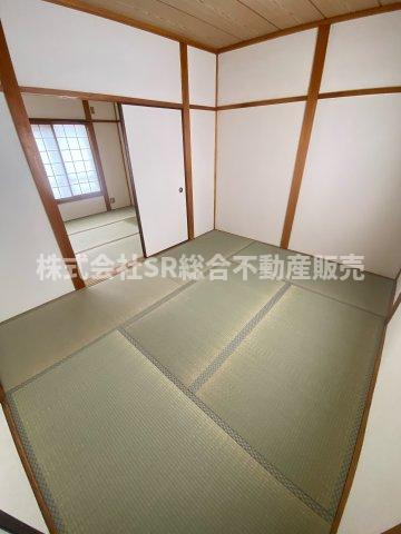3F・西側和室6帖。お子さんのいるうちは子供部屋に使ってはいかがでしょうか
