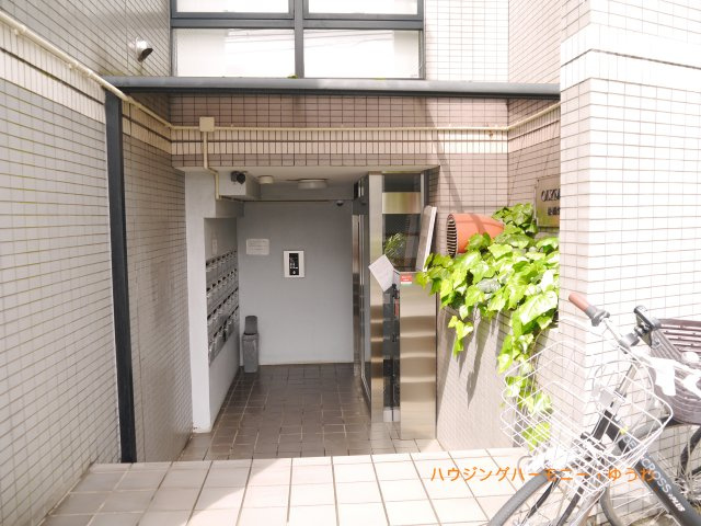 清廉とされたエントランスになっています。