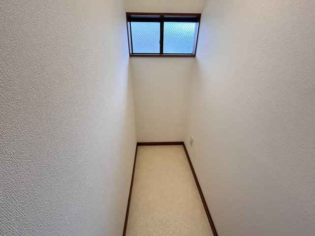 収納豊富でお部屋をスッキリすることができます♪