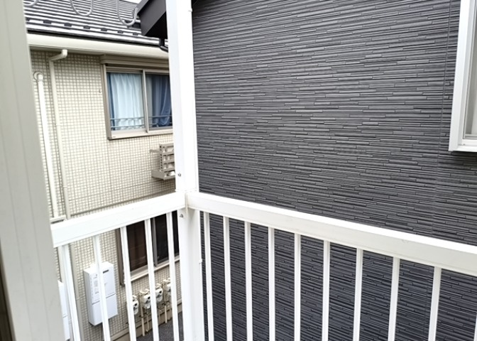眺望を気にして物件を探す場合、前面に建物が建っていないか現地で確認しましょう！前面に建物があると景色はもちろん、日当たりや風通しにも影響が出てきます。住んだ時のことを想像しながら現地見学をしましょう。