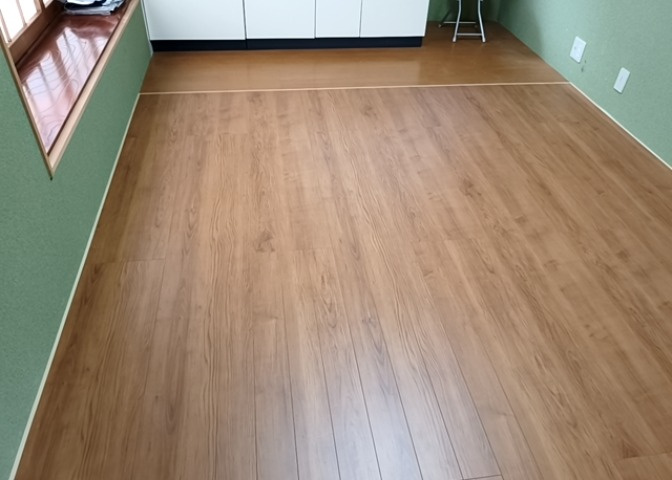 ダイニングにはダイニングテーブルセットなどを置くことが多く、間取りにおいて「D」と略記されますが、食事を作るときの作業場として使用したり、朝食を食べたりするときだけに使われるケースも少なくありません。