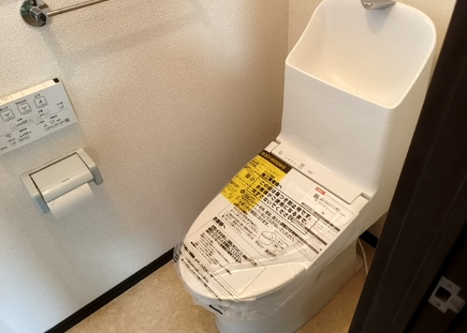 トイレは大きさや形、機能、抗菌性などが異なる多種多彩なタイプが各メーカーから出ています。それぞれに良さがあるため、事前にどういったタイプのトイレがいいのかをご家庭内で決めて、内見に行くといいでしょう。