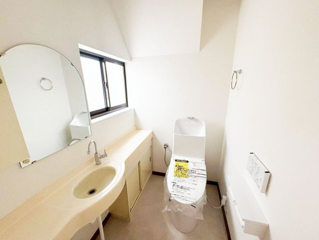 ゆったりとした空間のトイレです