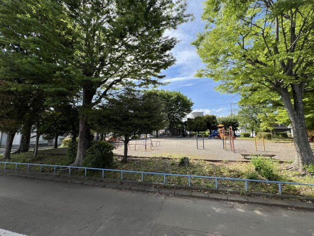 我が家の庭感覚で利用できそうなしらかば児童公園目の前！！