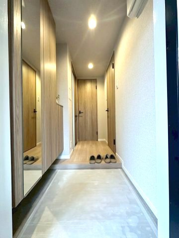 同工務店施工事例写真（玄関）