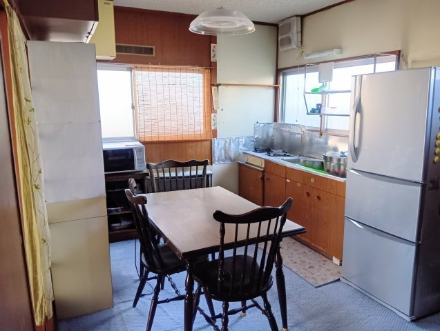 6帖ダイニングキッチンは2面採光で、明るさ、通風ともに良好です！