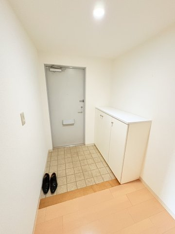 毎日通る玄関はこちらです