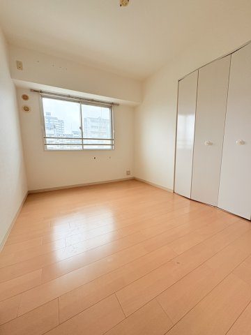 広々とした洋室です