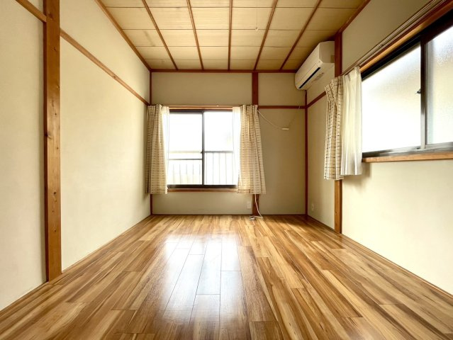 朝日が差し込み、気分よく一日を始められます♪
