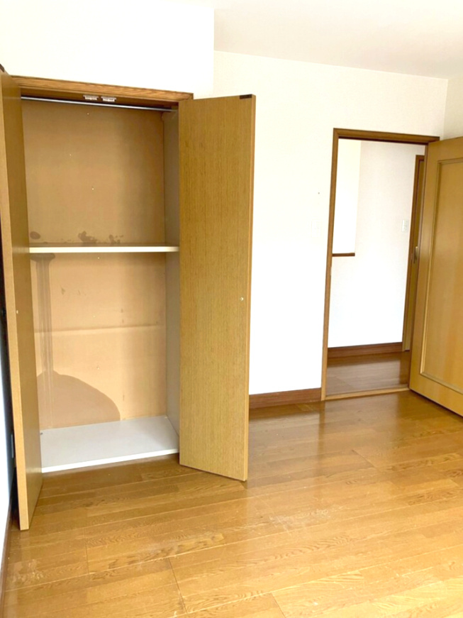 明るい洋室です