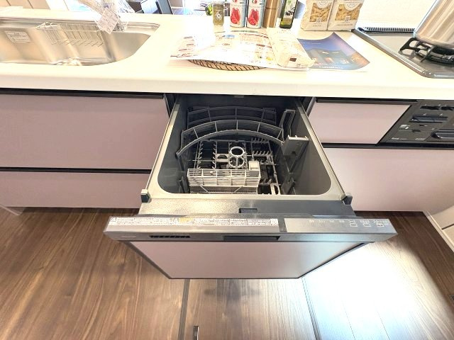 現地写真。食洗器が付いてます。