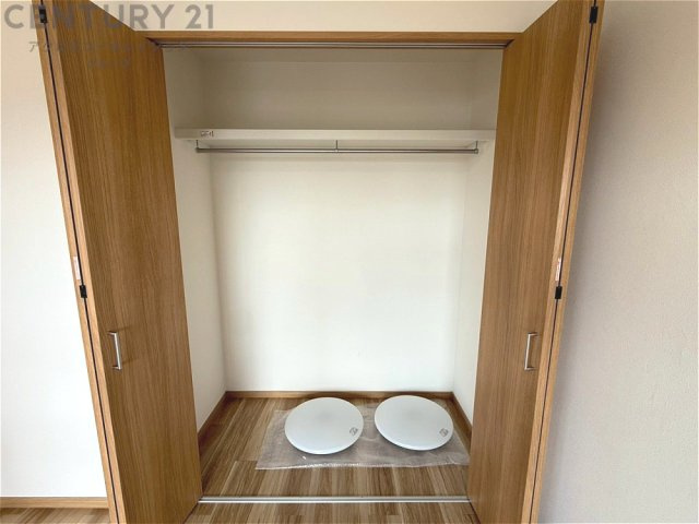 衣類やアクセサリー、小物類の収納が便利で整理整頓がしやすく、部屋の美観を保ちつつ、スペースを最大限に活用できます。衣服のしわやダメージを防ぎ、長持ちさせることができます。
