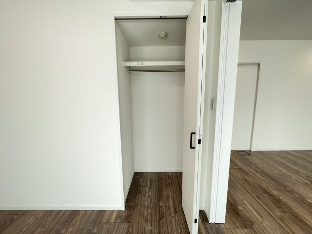 各居室に収納がついており、家族で使い分けしやすくなっています。　