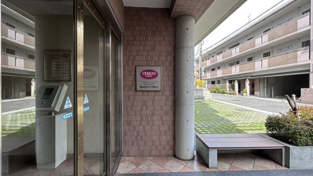 建物の入り口です。