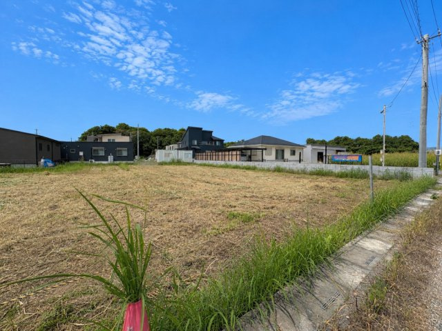 ■?区画　■お好きなハウスメーカーで建築可能です！　■土地面積約90坪！　■前面道路幅員約6ｍで広々！