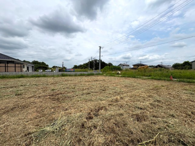 ■?区画　■お好きなハウスメーカーで建築可能です！　■土地面積約90坪！　■前面道路幅員約6ｍで広々！
