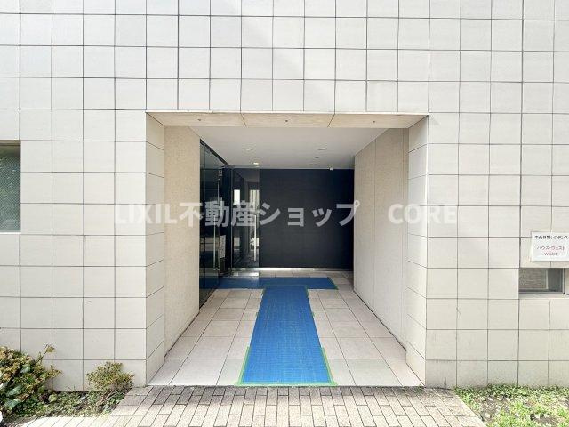 管理体制良好な大規模マンションです。2011年築で大変綺麗。共有部分も充実しています。