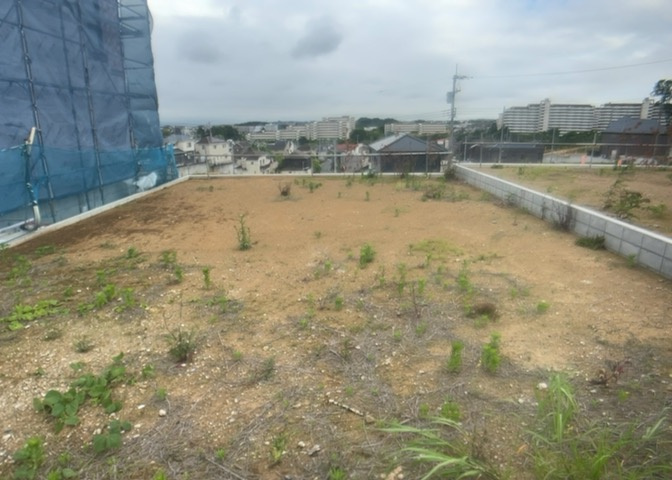 家を建てる前提で土地を探している場合、地盤の丈夫さは譲れない条件の一つです。地盤が脆弱だと追加工事が必要となります。また、過去に地盤沈下や液状化現象を起こした土地は、できるだけ避けた方がいいでしょう。