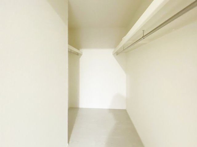 2階には大容量のW.I.Cがあり、お気に入りの洋服を綺麗に収納できます（施工例）　
