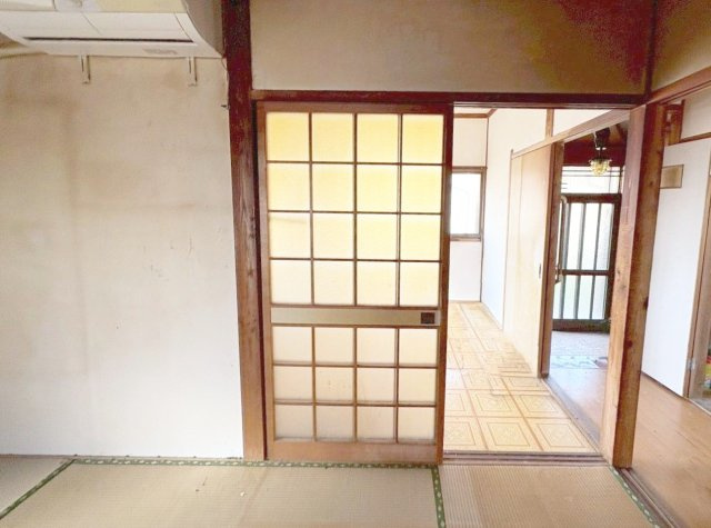DKと隣り合う和室です！