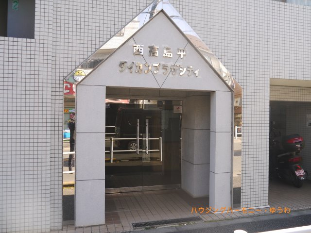 清廉とされたエントランスになっています。