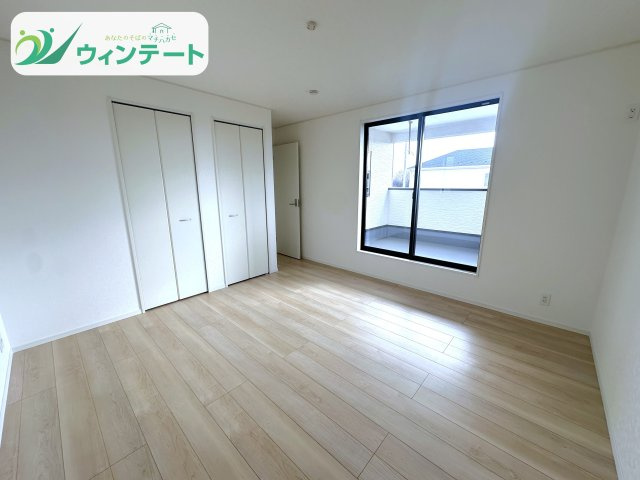 家具を配置しても広さにゆとりがあり、レイアウトしやすい洋室。インテリアを楽しみながら暮らせます。