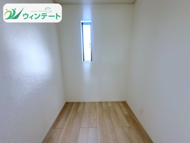 普段使わない荷物などを置けるうれしい納戸付き♪