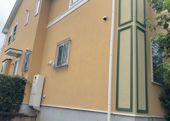 木造住宅とは土台、壁、柱など建築物の強度を支える構造体の材に木が使用されている構造を指します。構造体は建物の自重を支えるだけではなく風圧や水圧、積裁荷重などあらゆる衝撃に耐えるための基礎です。