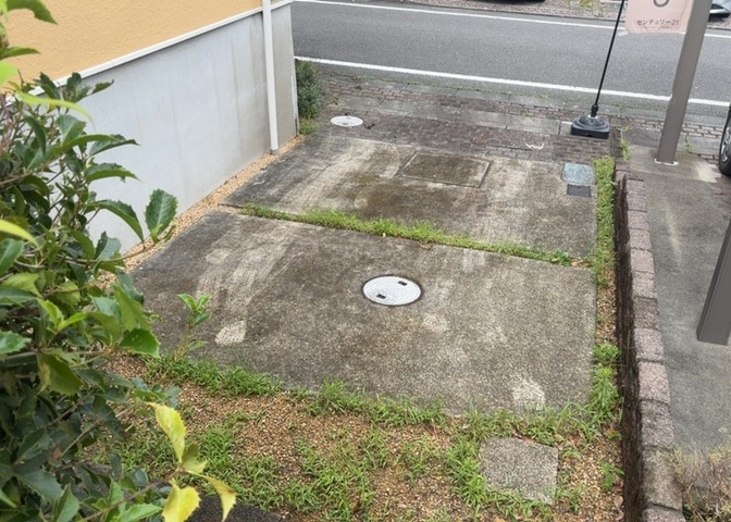 駐車場と明記されていても、最小スペースでつくられた駐車場だと大型車は駐車できなかったり、出入りしにくくなったりする可能性があります。お車のサイズと購入したい物件の駐車場のサイズを現地で確認しましょう。