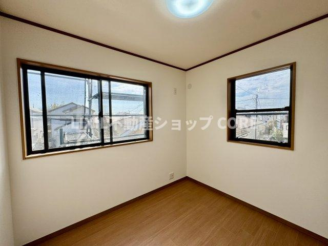 子供部屋には十分の広さです。収納もあるので、勉強机もベッドも十分に配置可能な空間！　