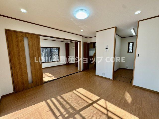 家族と過ごす時間を大切にしたい方にぴったりの明るくゆとりある住空間です。　