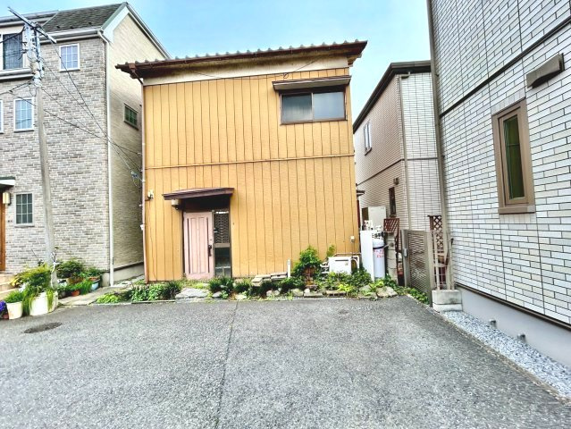 敷地約17坪・上物解体更地渡し！建築条件なし・お好きなハウスメーカーで建築可能です！自由設計で夢のマイホームはいかがでしょうか！