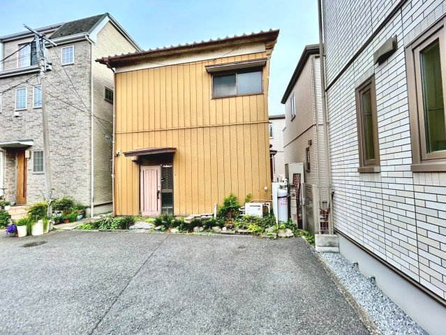 敷地約17坪・上物解体更地渡し！建築条件なし・お好きなハウスメーカーで建築可能です！自由設計で夢のマイホームはいかがでしょうか！